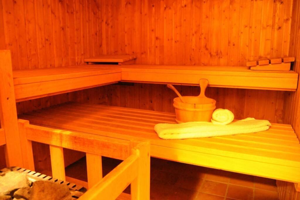 Gemuetliche Wohnung Unter Reet Mit Pool Und Sauna In ไคทุม ภายนอก รูปภาพ